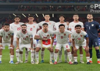 Para pemain timnas Indonesia berpose saat melawan timnas China di Stadion Sepak Bola Pemuda Qingdao, Selasa (15/10/2024) malam. Pada pertandingan keempat putaran ketiga kualifikasi Piala Dunia 2026 zona Asia Grup C itu, Indonesia takluk 1-2 dari China. (ANTARA/HO-PSSI)