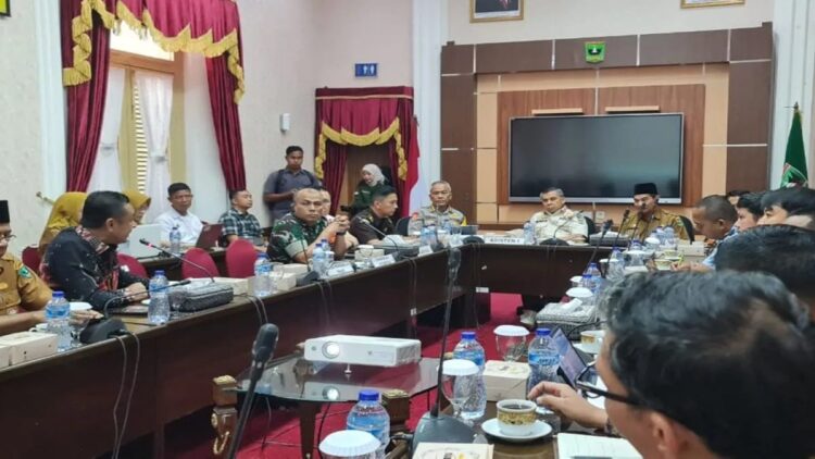 PLN Sumbar Jamin Pasokan Listrik saat Pemungutan Suara Pilkada 2024 1 Rapat koordinasi persiapan Pemilihan Kepala Daerah seretentak, termasuk pasokan listrik. (ANTARA/HO-PLN)