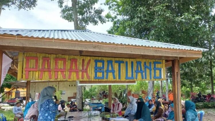 Wujudkan Keluarga Sehat dan Tanggap Bencana, TP-PKK Solok Perkuat Sosialisasi pada Kader 1 TP-PKK Kota Solok saat menggelar sosialisasi keluarga sehat, tanggap, dan tangguh bencana. ANTARA/HO-Diskominfo Kota Solok.
