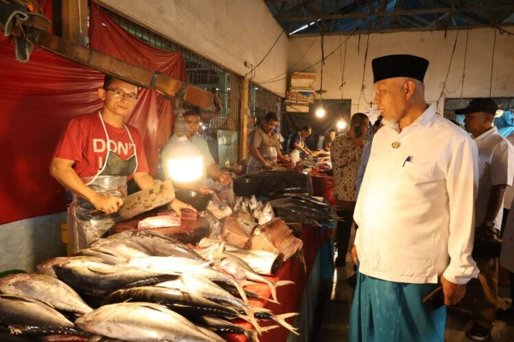 Mahyeldi Blusukan di Pasar Nanggalo, Bahas Soal Daya Beli Konsumen 1 984c6c06 e4ec 4c8e ad60 7f02c2b52c34
