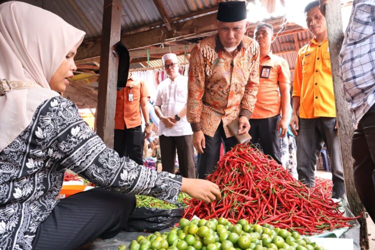 Blusukan di Pasar Kampung Baru, Mahyeldi Dengar Aspirasi Pedagang 1 99142f8b 3b65 40c5 a98f eddbda83eded