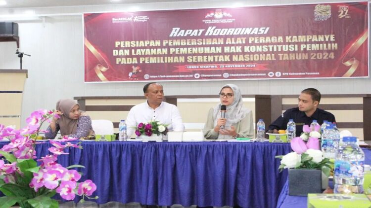 KPU Kabupaten Pasaman adakan Rakor terkait pembersihan APK menjelang masa tenang Pilkada serentak 2024, Sabtu. (Foto: Istimewa)