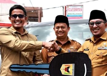 Optimalkan Pengelolaan Sampah di Nagari, Pemkab Tanahdatar Bantu Satu Unit Mobil