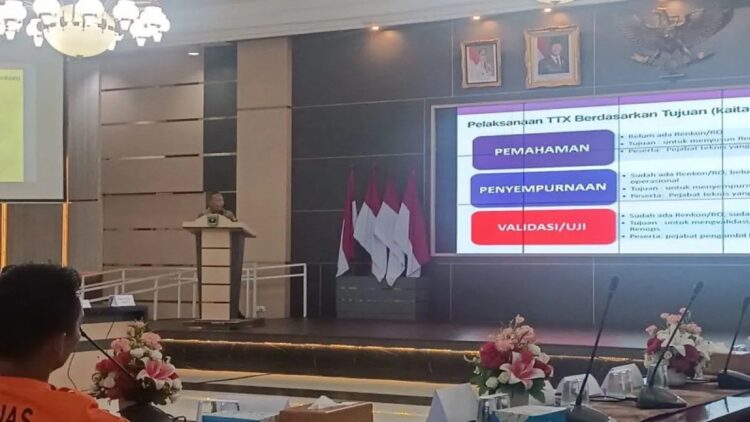 Megathrust masih Jadi Ancaman, BPBD Sumbar Uji Kontijensi Gempa dan Tsunami 1 Simulasi Table Top Exercise (TTX) Penanganan Bencana Gempa Bumi dan Tsunami di Auditorium Gubernuran Sumbar, Senin (18/11). (ANTARA/Miko Elfisha)