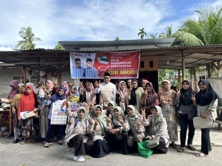 Warga Pinang Bungkuk Koto Tangah Dukung Kemenangan Iqbal-Amasrul 1 Pasangan Iqbal dan Amasrul, mendapat dukungan dari warga saat mengunjungi daerah Pinang Bungkuk, Kelurahan Lubuk Buaya, Koto Tangah, beberapa hari lalu.