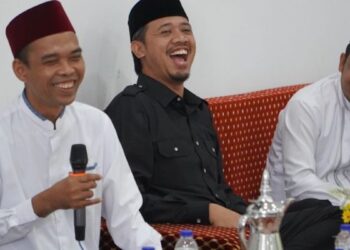 Ustadz Abdul Somad dan Erman Safar. (dok. istimewa)