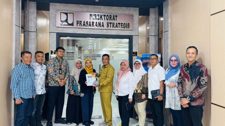 Pemkab Pesisir Selatan Ajukan sejumlah Proposal Proyek Infrastruktur ke Pusat 1 Pemkab Pessel mengajukan proposal proyek infrastruktur ke pusat. (Foto: Dok. Istimewa)