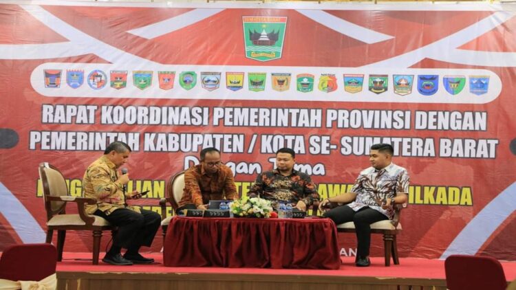 Rapat koordinasi kepala daerah se-Sumbar terkait Pilkada diadakan di Pariaman. (Foto: Dok. Istimewa)