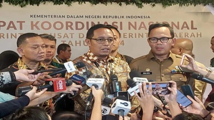 Presiden Prabowo tak Segan Tindak Pimpinan Pusat dan Daerah Kedapatan Korupsi 1 Kepala Kantor Komunikasi Kepresidenan Hasan Nasbi memberikan keterangan pers di Sentul International Convention Center (SICC), Kabupaten Bogor, Jawa Barat, Kamis (7/11/2024). (ANTARA/Dokumentasi Pribadi)