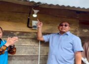 Andre Rosiade Resmikan Penyalaan Listrik Rumah Warga Air Dingin Kabupaten Solok
