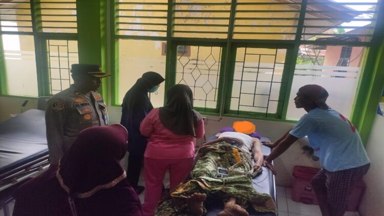 Diduga Depresi, Warga Padang Ditemukan Tewas Tergantung di Kandang Kambing 1 Seorang warga di Padang ditemukan tergantung di kandang kambing. (Foto: Dok. Istimewa)