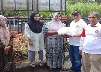 Andre Rosiade Kirim 1.500 Paket Sembako untuk Korban Banjir Bandang Sumpur Kudus Sijunjung 18 Andre Rosiade Kirim 1.500 Paket Sembako untuk Korban Banjir Bandang Sumpur Kudus Sijunjung