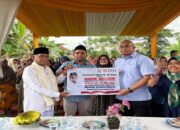 Andre Rosiade Bantu Mushalla dan Bagikan Ratusan Paket Sembako di Rawang Ketaping Kuranji Padang