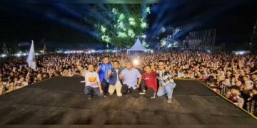 Super Pecah! Konser Sumbar 1 Gercep Mahyeldi-Vasko Ditutup di Padang, Puluhan Ribu Massa Penuhi Halaman Parkir GOR Agus Salim 8 Super Pecah! Konser Sumbar 1 Gercep Mahyeldi-Vasko Ditutup di Padang, Puluhan Ribu Massa Penuhi Halaman Parkir GOR Agus Salim