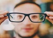 Rajin Nonton Bola, Apa yang Disarankan agar Mata Tak Sakit?