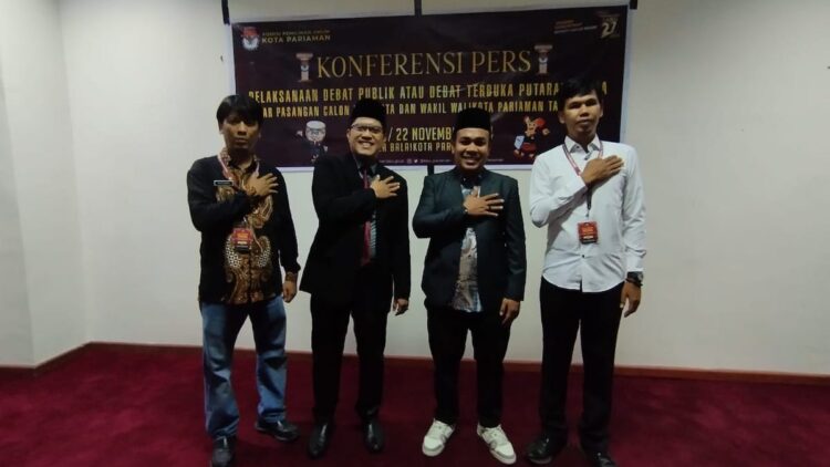 Ketua KPU Pariaman Ali Unan didampingi Kadiv Sosdiklih, Parmas dan SDM Fitra Yandi dan Kadiv Hukum dan Pengawasan, Junaldi Ismail. (dok. Rudi Efendi/Radarsumbar)