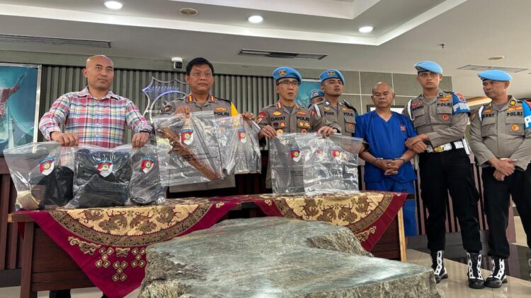 Penembak Kasat Reskrim Polres Solsel Terancam Hukuman Mati 1 Konferensi pers kasus penembakan Kasat Reskrim Polres Solsel. (dok. Bidhumas)