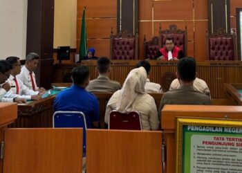 Pelanggar Perda jalani sidang tipiring di PN Padang. (dok. Humas Satpol PP Padang)