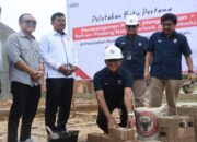 PT Semen Padang dan REI Riau Bangun Rumah Warga Kurang Mampu Menggunakan Sepablock di Kampar