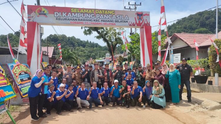 Pemko Padang Targetkan Satu Kampung Pancasila di Setiap Kecamatan 1 Peresmian Kampung Pancasila di Kelurahan Rawang, Kecamatan Padang Selatan. (dok. infopublik)