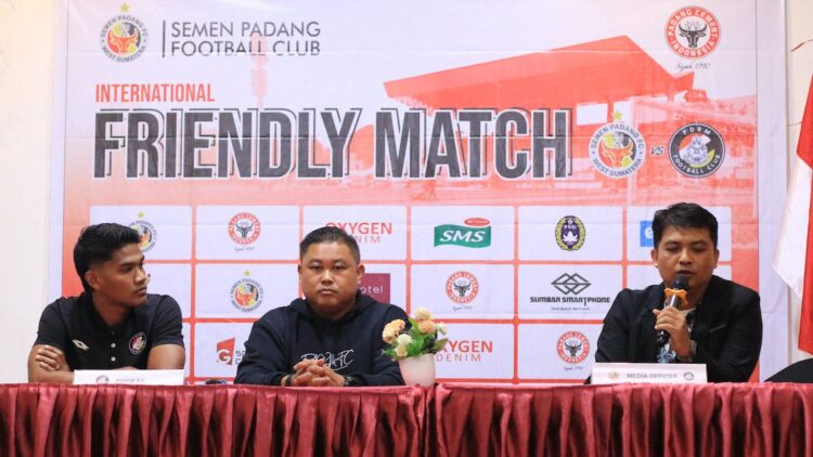 PDRM FC Mengaku Siap Ladeni Strategi Semen Padang FC di Friendly Match 1 Prematch press conference SPFC vs PDRM. (dok. MO SPFC)