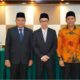 Rektor Unand Eva Yonnedi bersama Khairul Fahmi (WR 2 lama) dan Hefrizal Handra (WR 2 baru) usai selesainya kasus PTUN. (dok. istimewa)