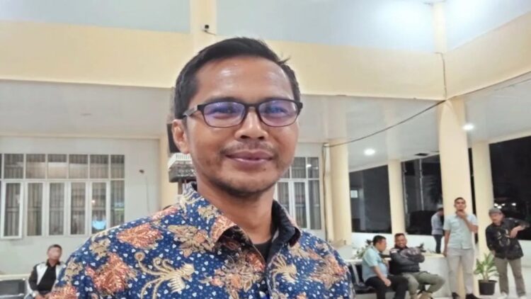 Kepala Dinas Perindustrian, Perdagangan, Koperasi dan UKM Solok Selatan Akmal Hamdi