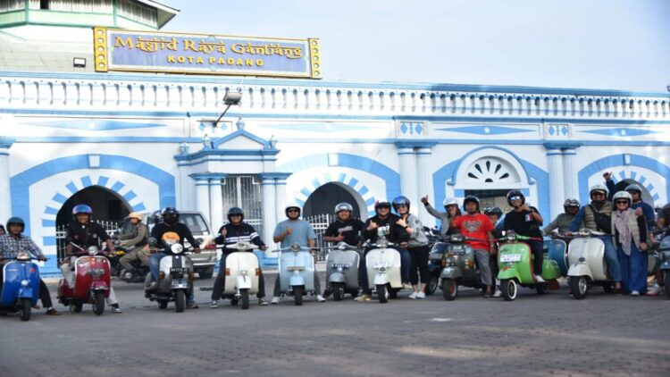 Pj Wako Padang Ajak Komunitas Vespa Promosikan Destinasi Wisata 1 Masjid Raya Ganting salah satu spot wisata religis yang dikunjungi komunitas vespa. (Foto: Dok. Diskominfo Padang)