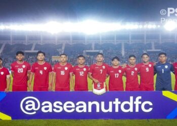 Erick Thohir Apresiasi Timnas Mampu Raih Tiga Poin di Laga Perdana ASEAN Cup 2024 20 Pemain timnas Indonesia berpose sebelum pertandingan pertama ASEAN Cup 2024 melawan Myanmar di Stadion Thuwunna, Yangon, Senin (9/12/2024). Pertandingan ini dimenangkan oleh Indonesia dengan skor 1-0. (ANTARA/HO-PSSI)
