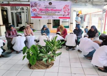 Peringati Hari Ibu, Napi Lapas Suliki Lakukan Tradisi Basuh Kaki Ibu