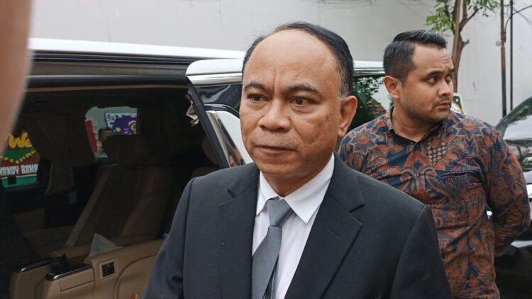 Arsip foto - Ketua Projo Budi Arie Setiadi memberi keterangan kepada media di Jakarta, Sabtu (7/12/2024). (ANTARA/Khaerul Izan)