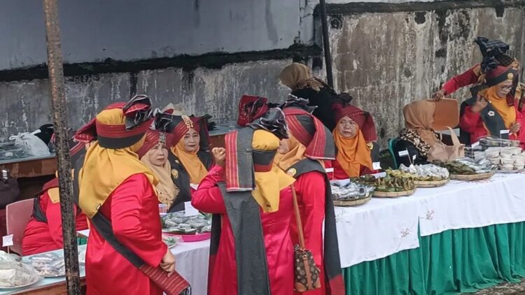 Kuliner khas Minangkabau seringkali dihadirkan dalam kegiatan budaya. (ANTARA/Miko Elfisha)