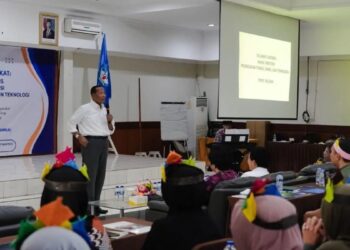 Siapkan Talenta Muda Sains, Kemdiktisaintek Latih Tenaga Didik dari Puluhan Sekolah