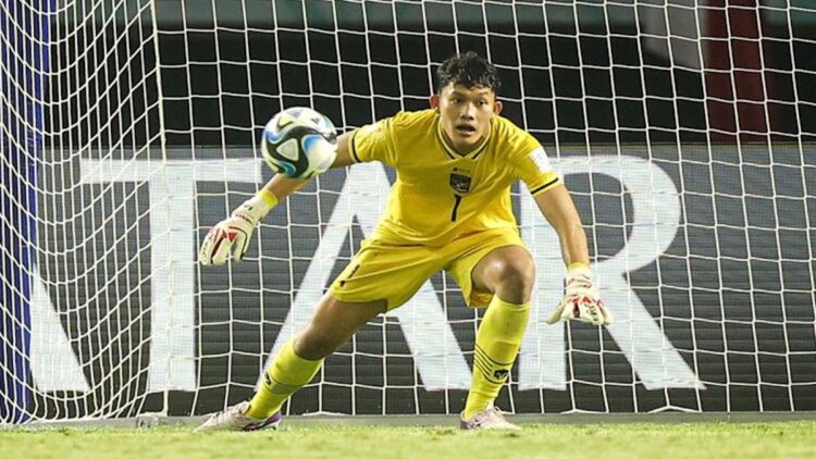 Semen Padang FC Surati Mabes TNI untuk Amankan Jasa Kiper Ikram Al Ghiffari 1 Kiper muda Semen Padang FC, Ikram Al Ghiffari dicoret dari Timnas ASEAN Cup 2024. (dok. bola.net)