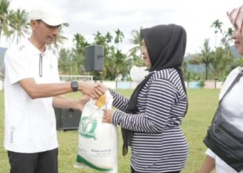 Pemkab Solok Selatan Salurkan Bantuan Pangan pada 4.687 KPM