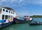 TNI AL Evakuasi Cepat 122 Penumpang Kapal yang Terbakar di Perairan Batam