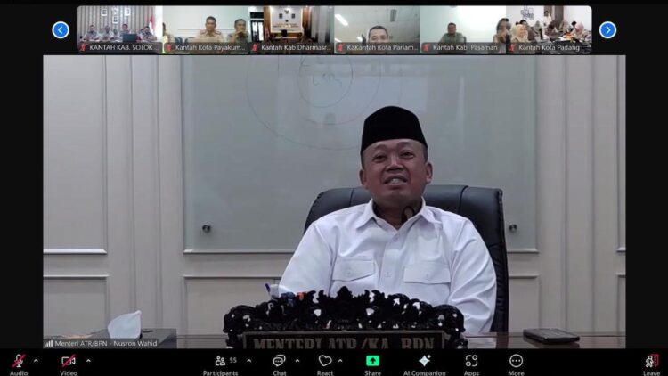 Beri Pengarahan ke Kanwil BPN Provinsi Papua Barat dan Sumbar, Menteri Nusron Tekankan Perbaikan dalam Pelayanan Publik 1 Menteri ATR BPN beri arahan untuk Kantah Sumbar dan Papua Barat. (dok. istimewa)
