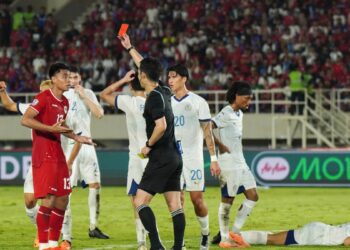 Muhammad Ferrari dapat kartu merah usai menyikut kapten Filipina. (dok. Timnas Indonesia)