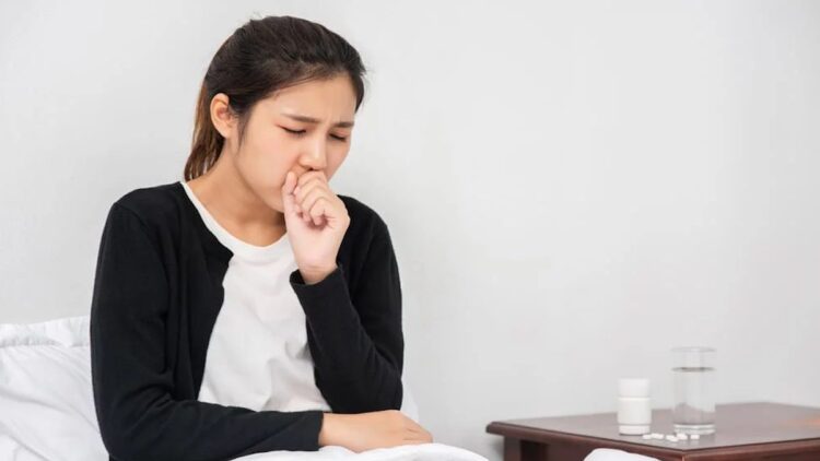 Berbagai Cara Mengeluarkan Dahak Tenggorokan dengan Cepat 1 Ilustrasi batuk berdahak. (dok. istimewa)