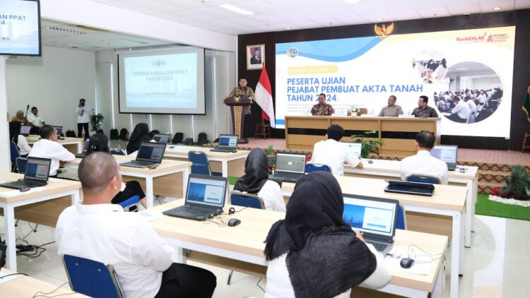 Wamen Ossy membuka ujian PPAT Kementerian ATR/BPN 2024. (dok. ATR/BPN).
