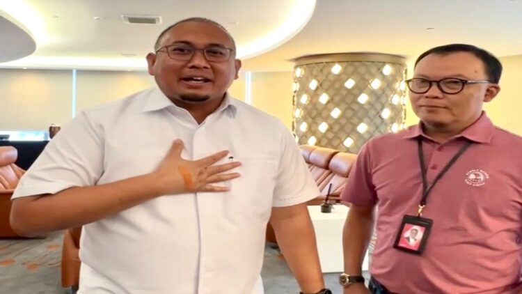 Anggota DPR RI asal Sumatra Barat bertemu Dirut Telkomsel Nugroho menyampaikan proposal permohonan pembangunan BTS di Palembayan, Agam. (Foto: Tangkapan Layar)