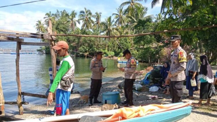 Angin Kencang, Tim Gabungan Kesulitan Cari Warga Agam yang Hilang di Danau Maninjau 1 Proses pencarian korban hilang di Danau Maninjau. (Foto: Ist)