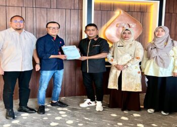 Dampingi Bupati Terpilih Bertemu Dirut Telkomsel, Andre Rosiade Perjuangkan Sinyal Seluler di Kabupaten Solok 2 Dampingi Bupati Terpilih Bertemu Dirut Telkomsel, Andre Rosiade Perjuangkan Sinyal Seluler di Kabupaten Solok