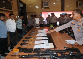 Polres Pariaman Periksa Senjata Api Dinas Personel