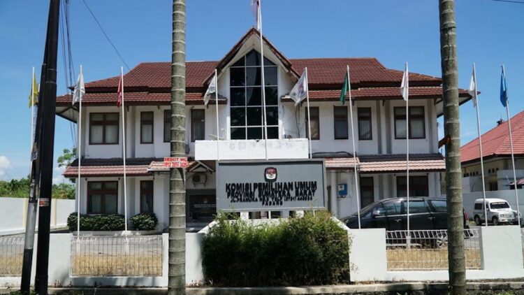 Angka PSU di Sumbar Turun di Pilkada 2024, Tahun Lalu Ada 12 TPS 1 Kantor KPU Sumbar. (dok. istimewa)