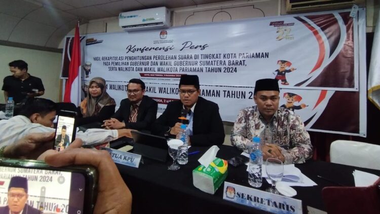 Yota Balad Terpilih Jadi Wali Kota Pariaman dengan Partisipasi Pemilih Capai 69,3 Persen 1 Konferensi pers KPU Pariaman terkait kemenangan Yota Balad di Pilkada 2024. (dok. Rudi Efendi/Radarsumbar)