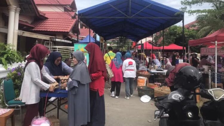 Pasar Murah Kota Padang Bantu Warga Tekan Biaya Hidup 1 Pasar murah dadakan di Kota Padang. (dok. infopublik)