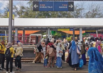 Hari Keempat Periode Nataru, KAI Divre II Sumbar Layani 23.208 Penumpang 14 Penumpang kereta di hari keempat angkutan libur nataru. (dok. istimewa)