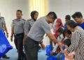 Penyerahan bantuan sosial (bansos) ketahanan pangan Lapas Kelas II A Padang. (dok. istimewa)