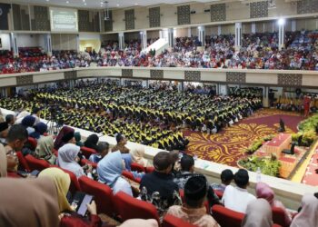 Wisuda ke-137 di UNP. (dok. Humas)